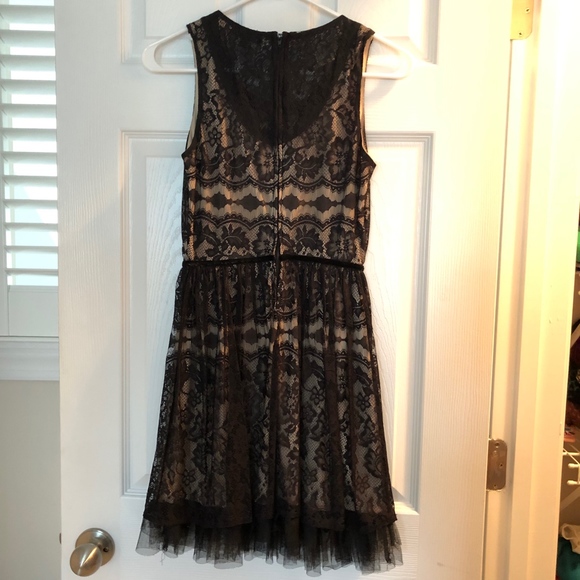 Black/Nude Lace Dress - Picture 2 of 6